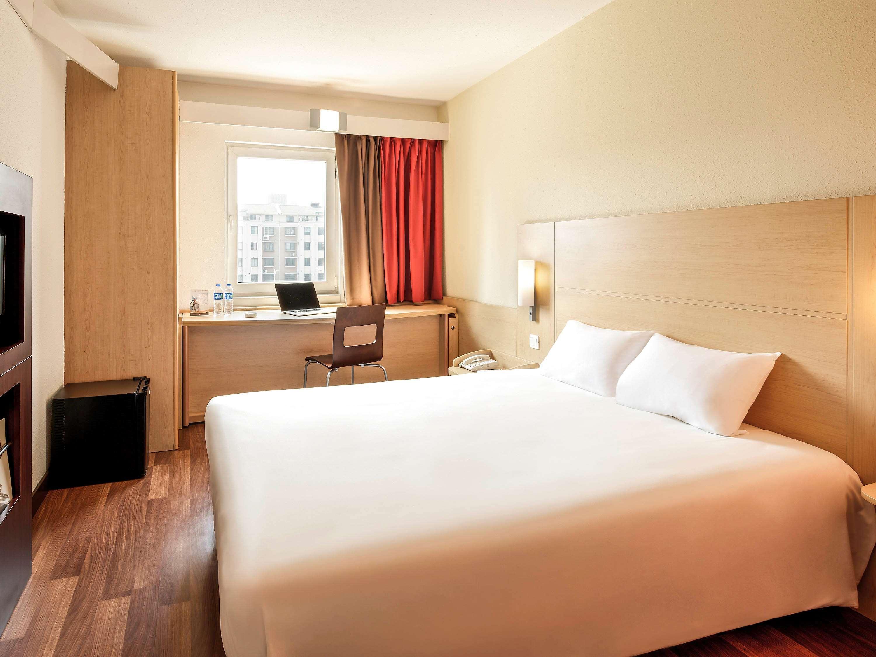 Отель Ibis Wuxi Hi Tech Экстерьер фото