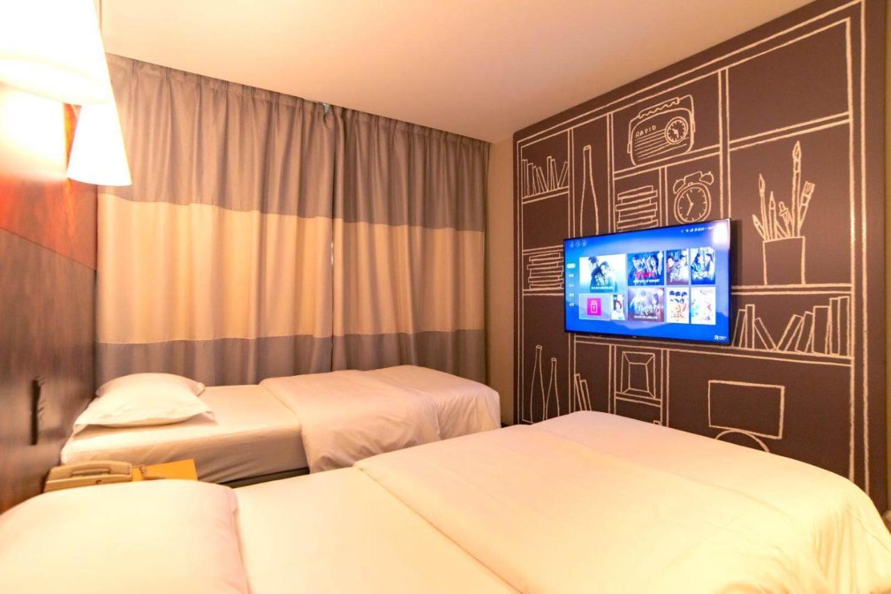 Отель Ibis Wuxi Hi Tech Экстерьер фото